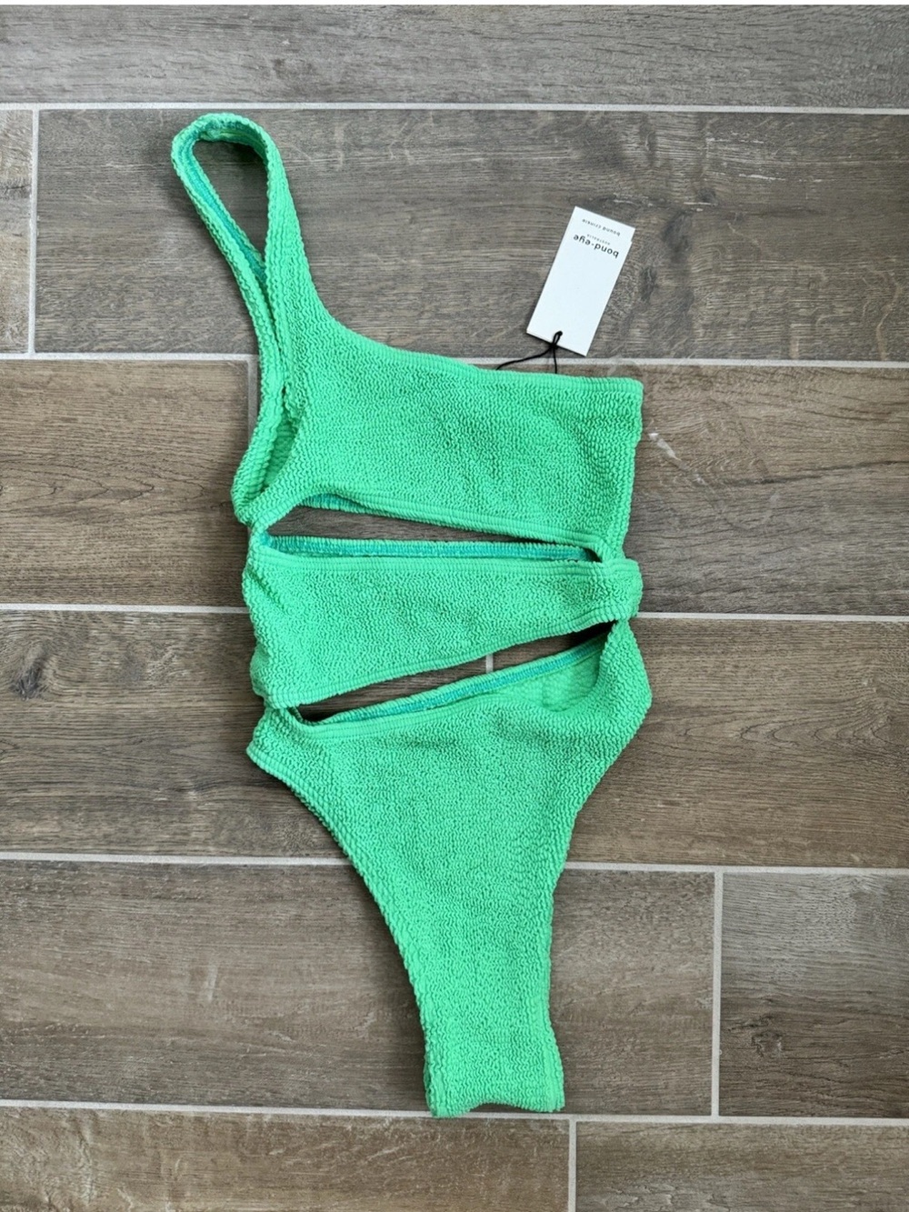 Bond-eye Rico One Piece - Apple Eco